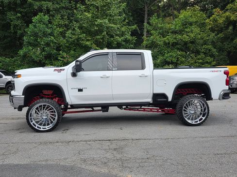 Used 2024 Chevrolet Silverado 2500 LT Z71 AWD/4WD image 4