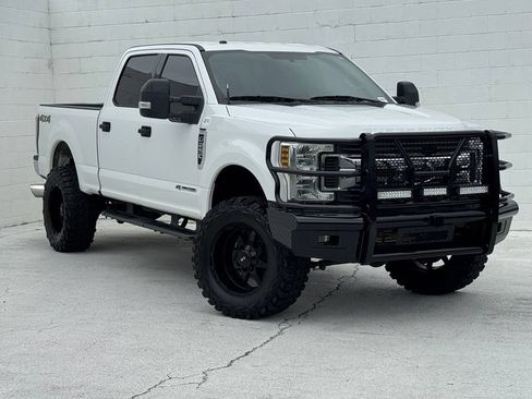 Used 2019 Ford F250 XLT AWD/4WD image 2
