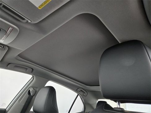 Used 2020 Toyota Camry XSE image 11