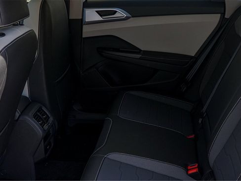 New 2025 Volkswagen Taos SE image 20
