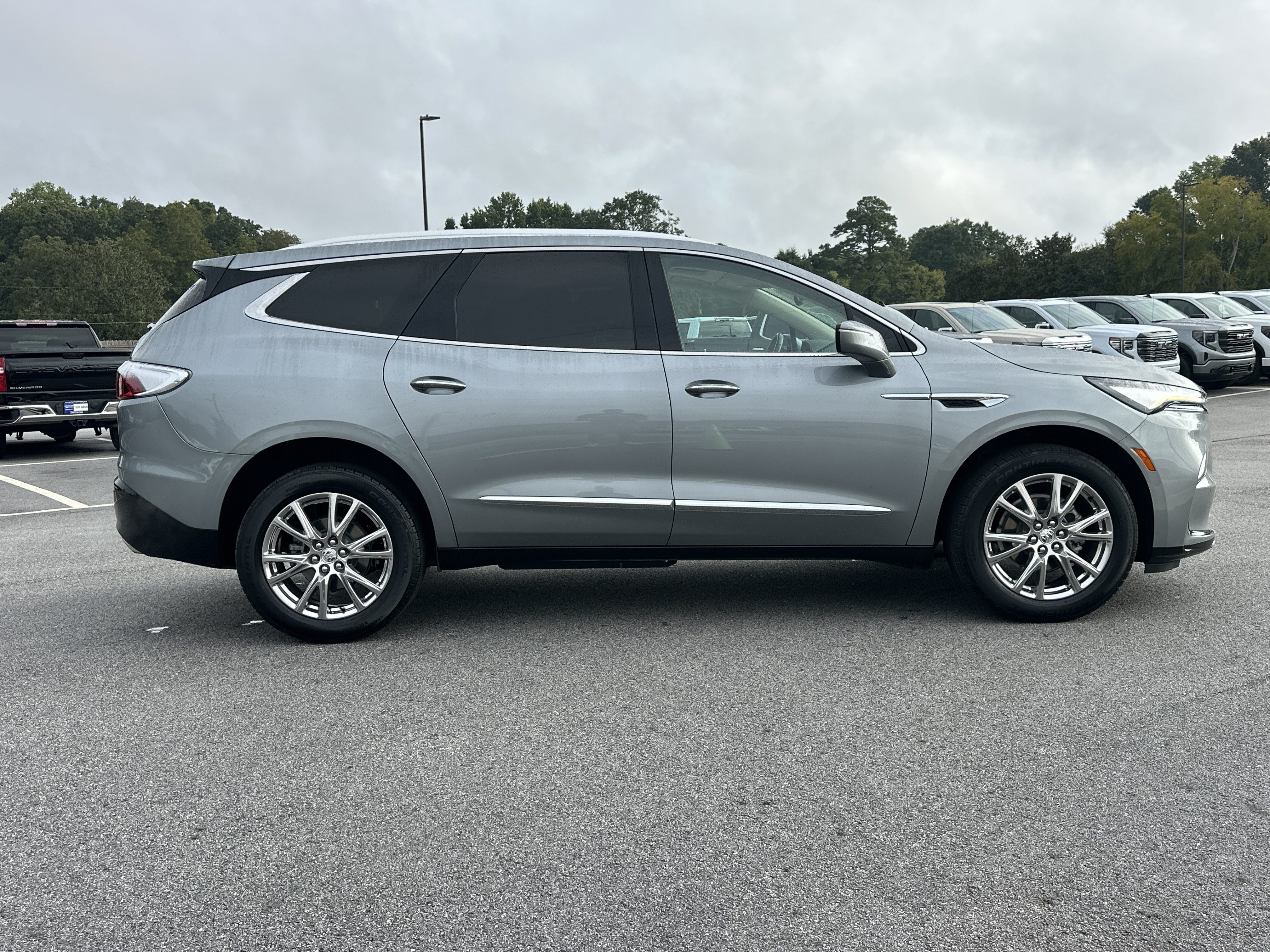 Certified 2023 Buick Enclave Essence w/ Experience Buick Package FWD image 6