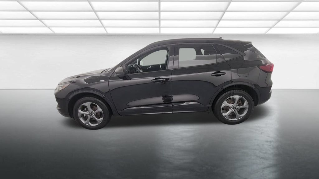 Used 2024 Ford Escape ST-Line w/ Tech Pack #1 AWD/4WD image 6