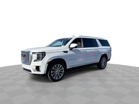 Used 2023 GMC Yukon XL Denali w/ Max Trailering Package image 5