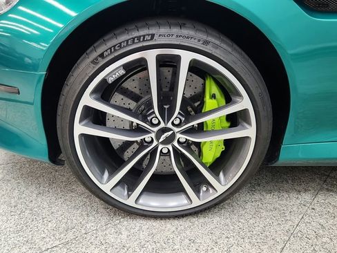 Used 2015 Aston Martin DB9 Coupe RWD image 37
