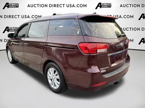 Used 2015 Kia Sedona LX w/ LX Convenience Package FWD image 23