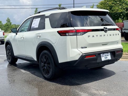 Used 2024 Nissan Pathfinder SV FWD image 6