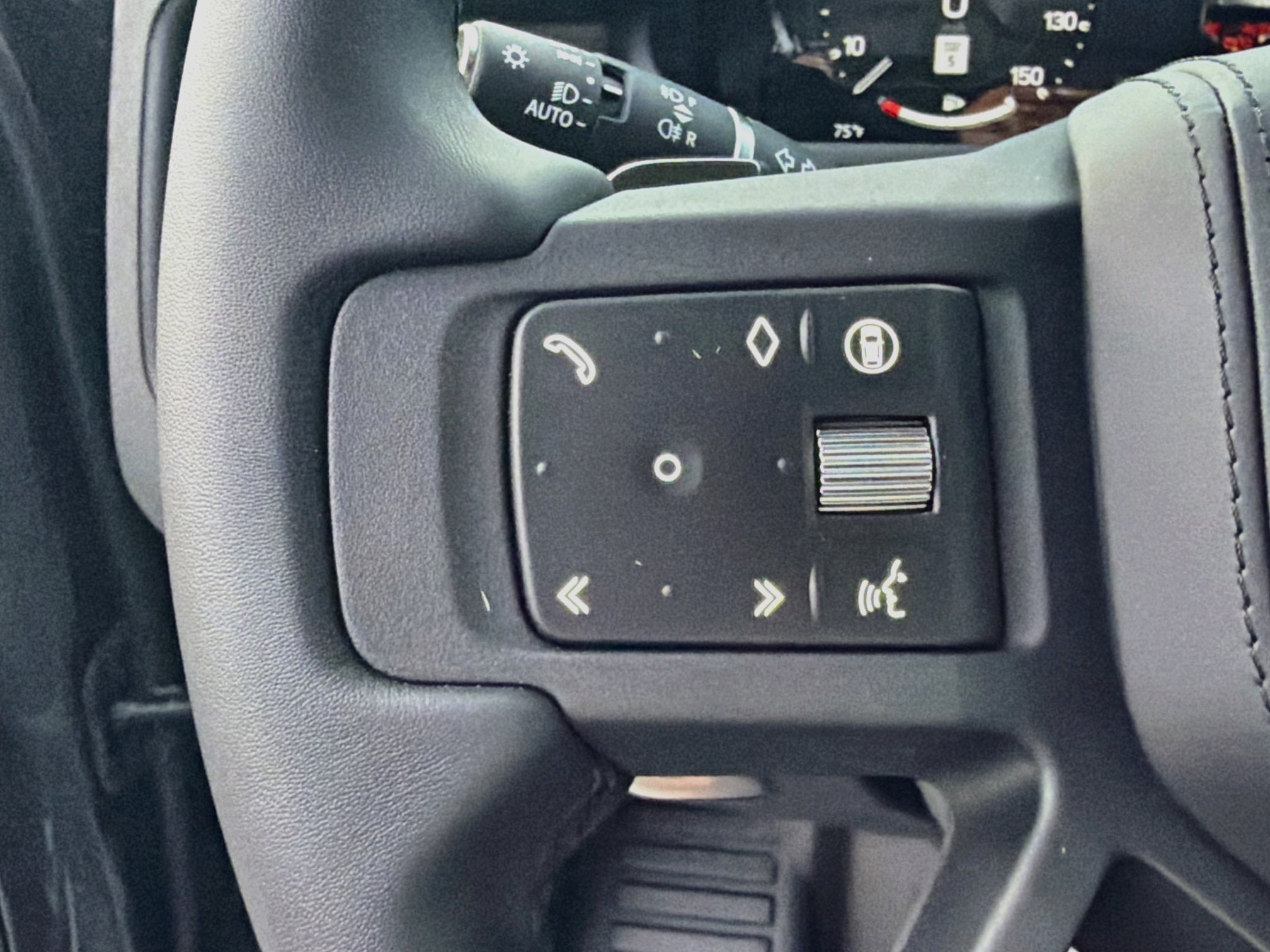 New 2026 Land Rover Defender 130 V8 AWD/4WD image 39