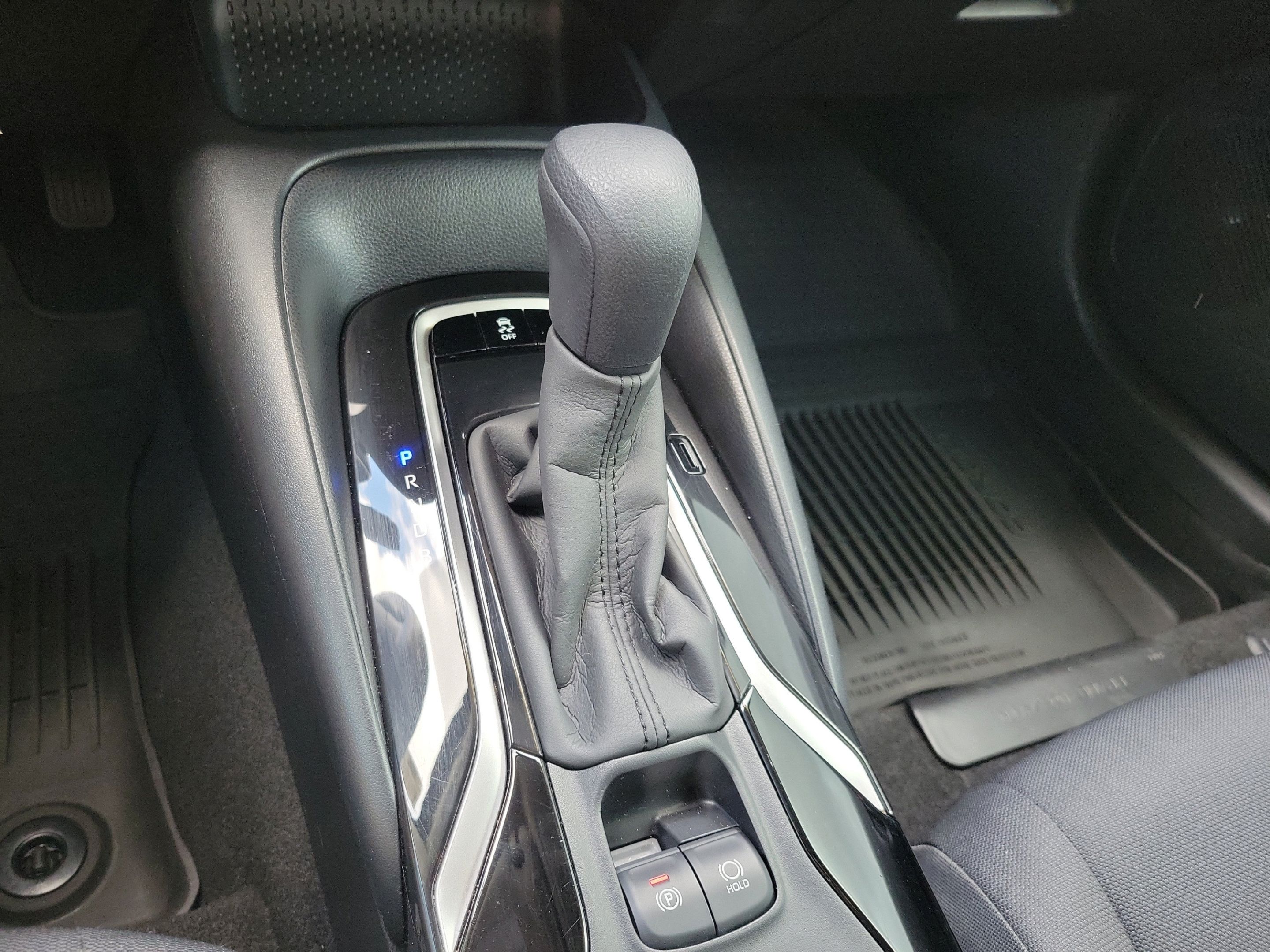 Used 2022 Toyota Corolla LE FWD image 29