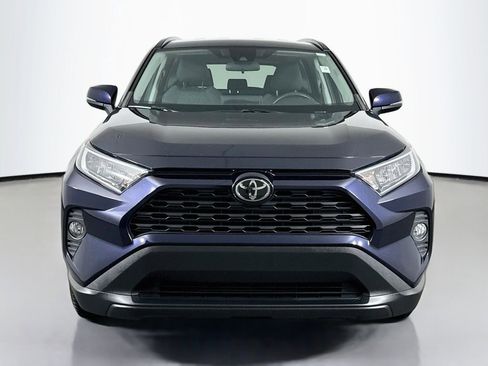 Used 2020 Toyota RAV4 XLE FWD image 2