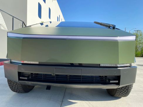 Used 2024 Tesla Cybertruck Cyberbeast AWD/4WD image 3