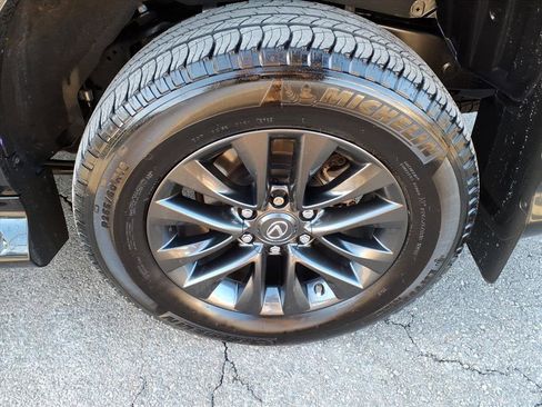 Used 2023 Lexus GX 460 Premium image 7