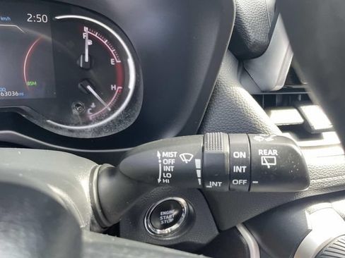 Used 2024 Toyota RAV4 XLE FWD image 32