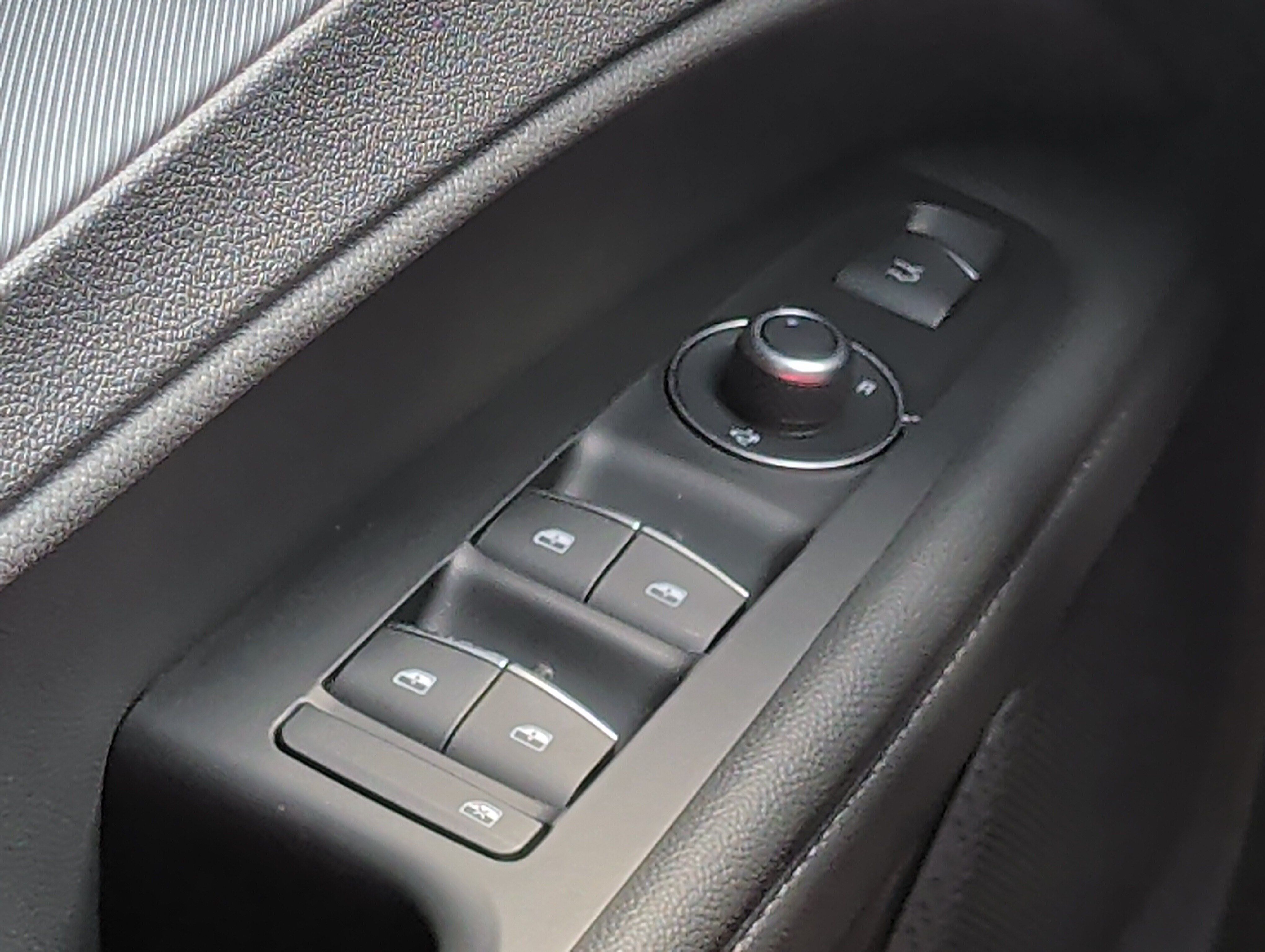 Used 2024 Alfa Romeo Stelvio Veloce AWD/4WD image 22