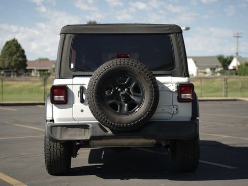 Used 2018 Jeep Wrangler Unlimited Sport AWD/4WD image 4