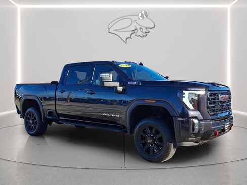 Used 2024 GMC Sierra 3500 AT4 w/ AT4 Premium Plus Package image 2
