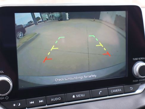 Used 2024 Nissan Sentra SV FWD image 7