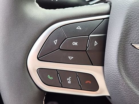 New 2026 Chrysler Pacifica Select FWD image 25