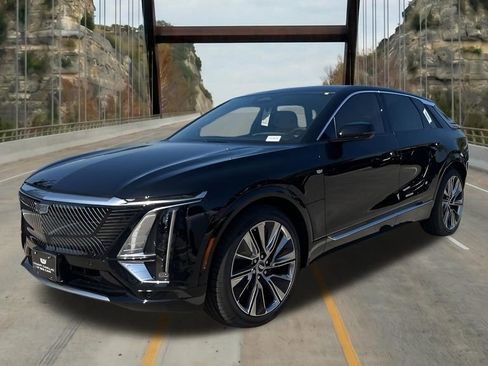 New 2026 Cadillac Lyriq Signature Luxury w/ Nappa Leather Package AWD/4WD image 3