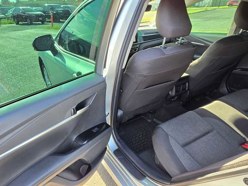 Used 2025 Toyota Camry LE w/ Convenience Package image 15