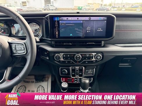 Used 2024 Jeep Gladiator Rubicon w/ Technology Group AWD/4WD image 15