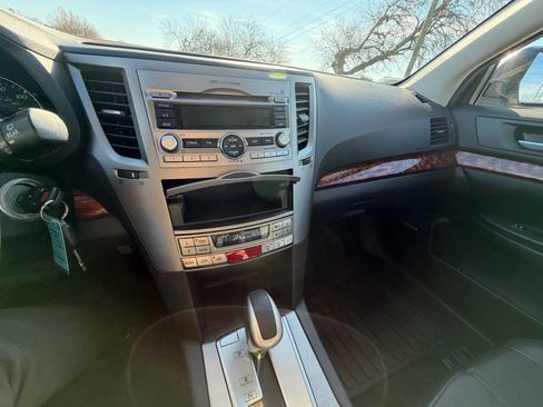 Used 2011 Subaru Outback 2.5i Limited w/ PWR Moonroof Pkg image 14