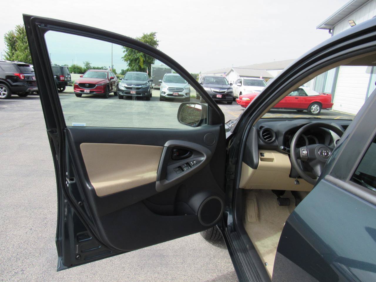 Used 2012 Toyota RAV4 4WD w/ Value Pkg image 12