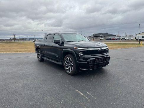 Used 2024 Chevrolet Silverado EV RST image 7