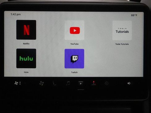 Used 2025 Tesla Model 3 Long Range RWD image 27