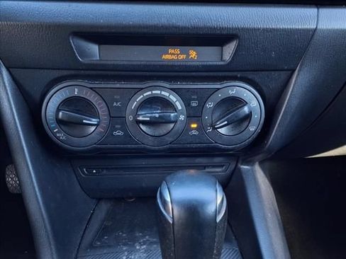 Used 2014 MAZDA MAZDA3 i Sport FWD image 14