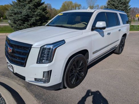 Used 2019 Cadillac Escalade ESV Platinum AWD/4WD image 6