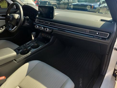 Used 2025 Honda Civic Sport Touring image 38
