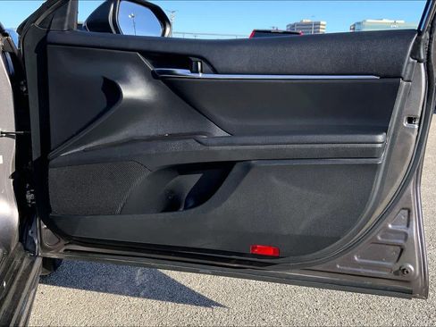 Used 2024 Toyota Camry SE image 21