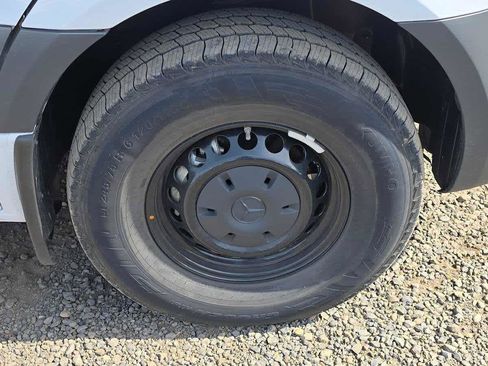 Used 2025 Mercedes-Benz Sprinter 2500 image 9