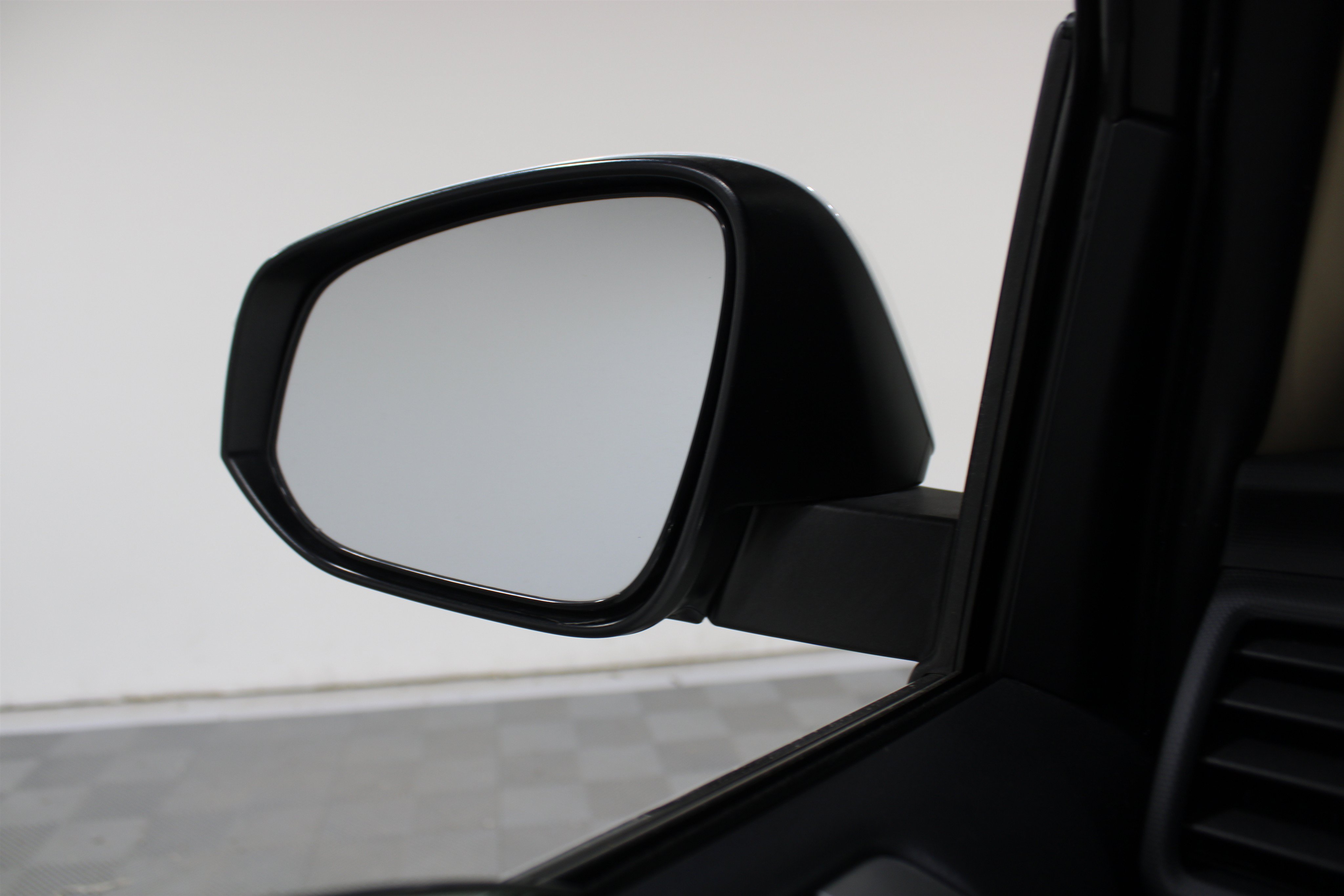 Used 2015 Toyota 4Runner Limited RWD image 18