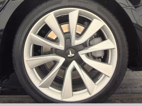 Used 2018 Tesla Model 3 Long Range image 13