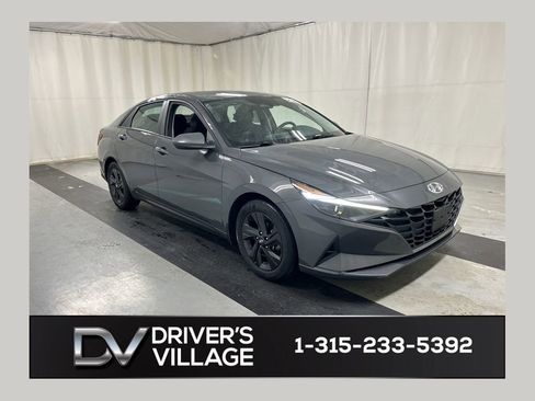 Used 2023 Hyundai Elantra SEL image 1