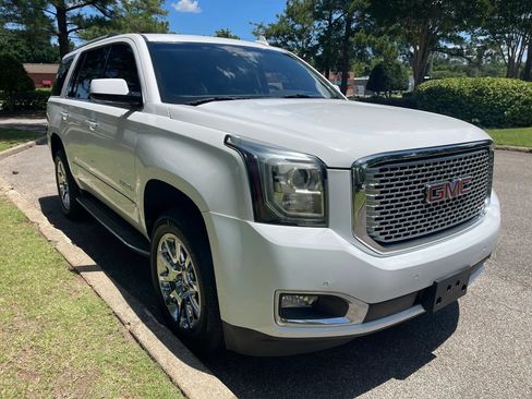 Used 2017 GMC Yukon Denali w/ Open Road Package AWD/4WD image 7