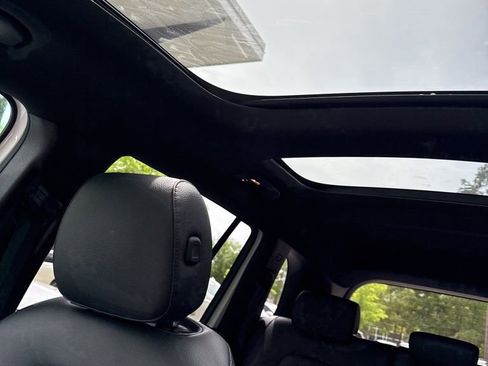 Used 2022 Mercedes-Benz GLB 250 4MATIC image 3