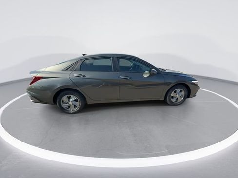 New 2026 Hyundai Elantra SE image 9
