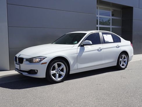 Used 2015 BMW 328i xDrive Sedan AWD/4WD image 3