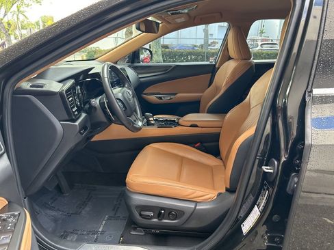 Used 2023 Lexus NX 250 FWD w/ Towing Package (2000 Lbs) image 6
