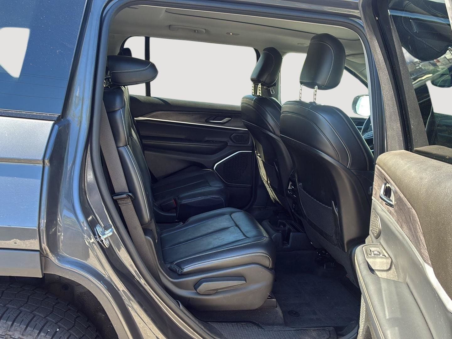 Used 2021 Jeep Grand Cherokee L Limited AWD/4WD image 15