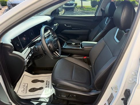 Used 2025 Hyundai Tucson Limited AWD/4WD image 21
