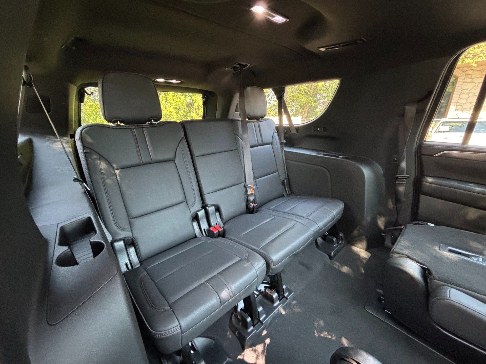 Used 2023 Chevrolet Suburban RST w/ Sport Performance Package AWD/4WD image 33