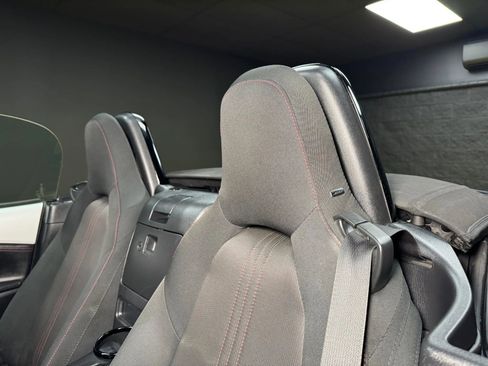 Used 2016 MAZDA MX-5 Miata Club image 50