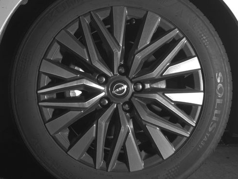 Used 2025 Nissan Altima 2.5 SV image 12