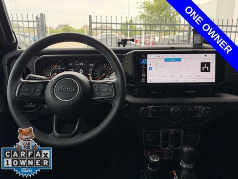 Used 2025 Jeep Wrangler Unlimited Rubicon w/ Convenience Group image 7