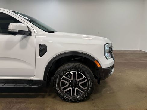 Used 2024 Ford Ranger Lariat w/ FX4 Off-Road Package image 32