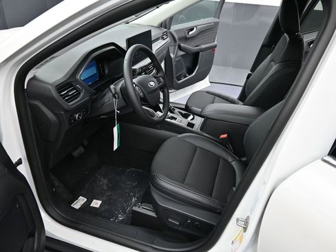 New 2025 Ford Escape SE FWD image 20