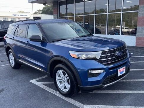 Used 2020 Ford Explorer XLT w/ Equipment Group 202A image 4